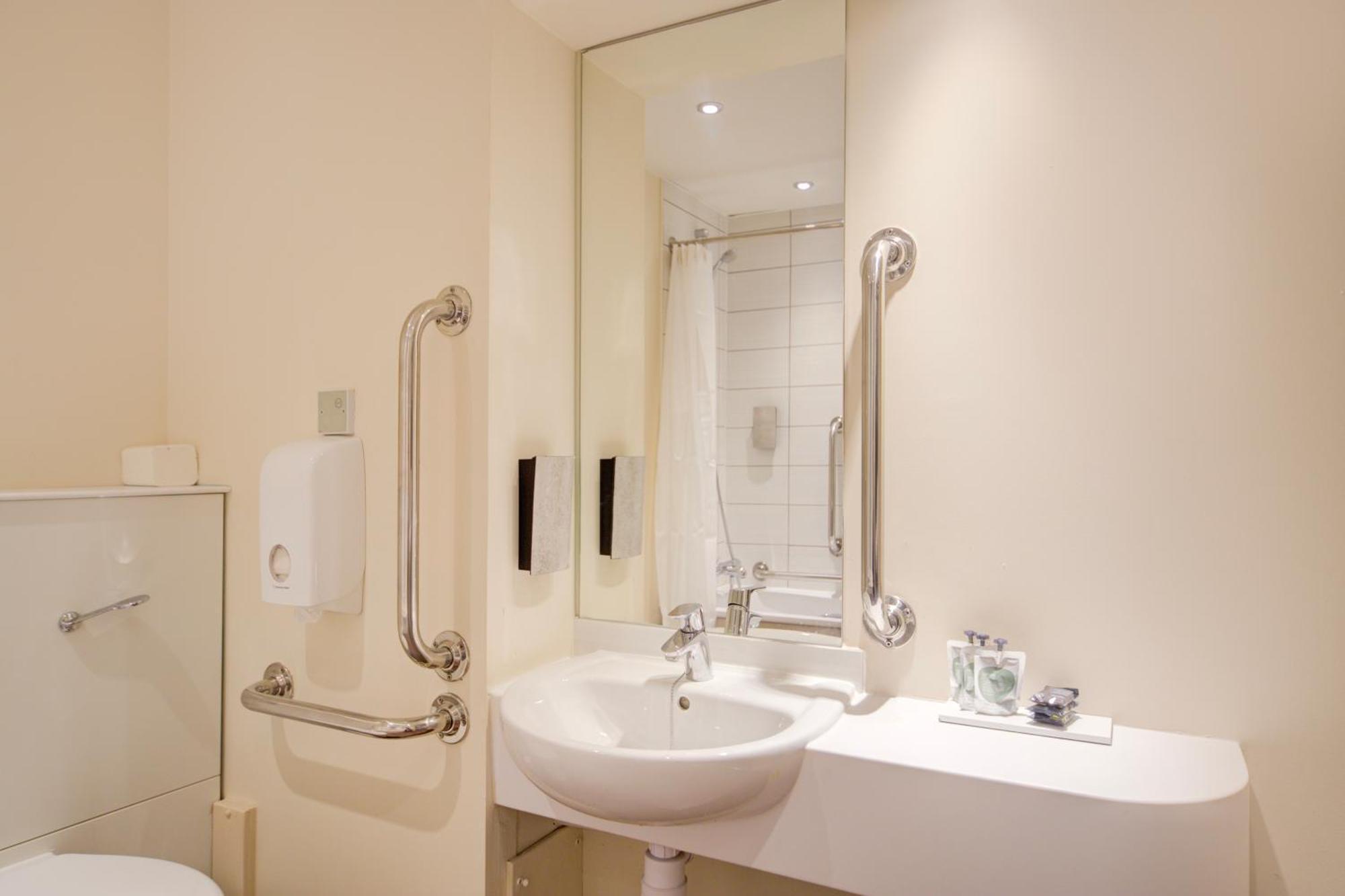Belvilla Newport City Centre Hotel - Lifestyle Exterior photo